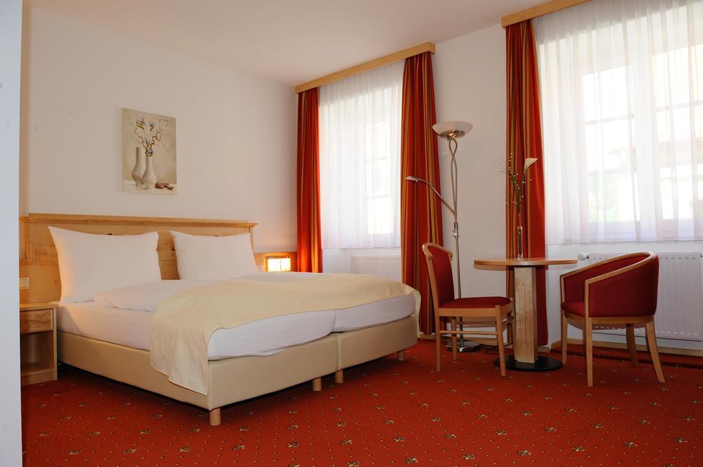 Hotel-Gasthof-Fleischerei - Zur Alten Post Schwanberg Номер фото