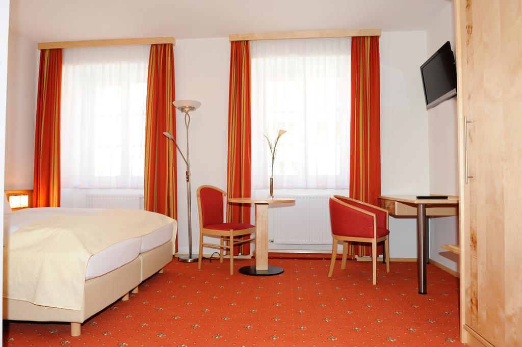 Hotel-Gasthof-Fleischerei - Zur Alten Post Schwanberg Номер фото