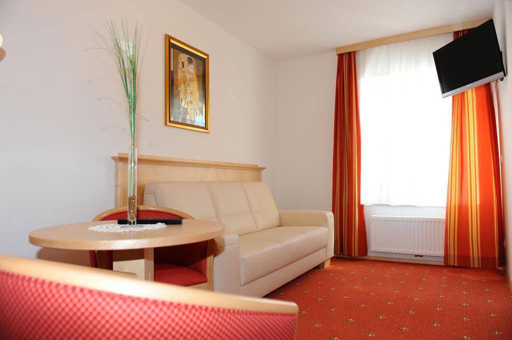 Hotel-Gasthof-Fleischerei - Zur Alten Post Schwanberg Екстер'єр фото